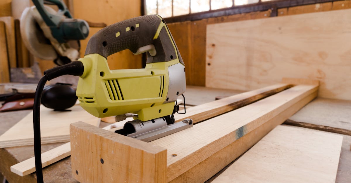 découvrez tout sur le jigsaw : types, utilisations et conseils pour choisir la meilleure scie sauteuse pour vos projets de bricolage. idéal pour des coupes précises et variées sur bois, métal ou plastique.