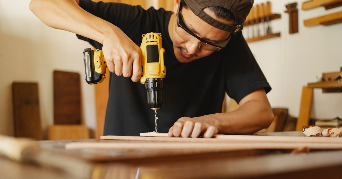 découvrez notre sélection de perceuses électriques puissantes et polyvalentes, idéales pour tous vos travaux de bricolage et de rénovation. performances élevées, sécurité et confort d'utilisation garantis.