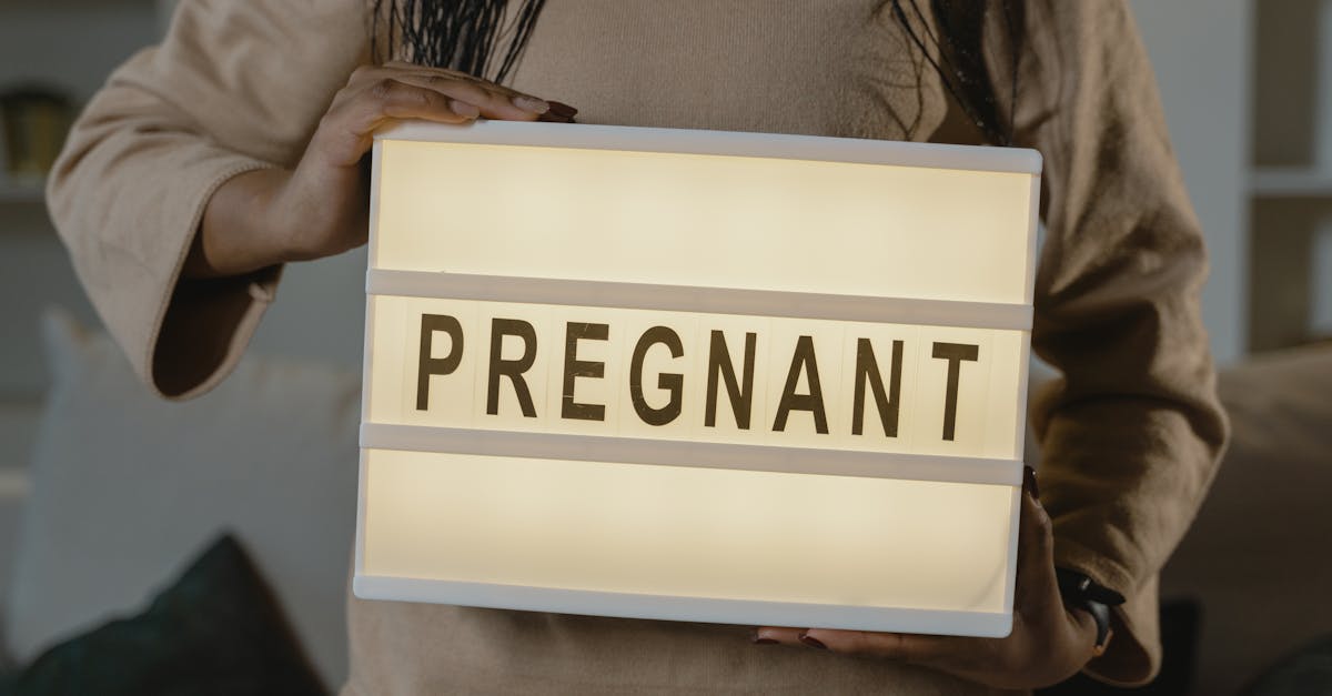 découvrez les signes précoces de la grossesse, comment les reconnaître et ce qu'ils signifient pour vous et votre bébé.