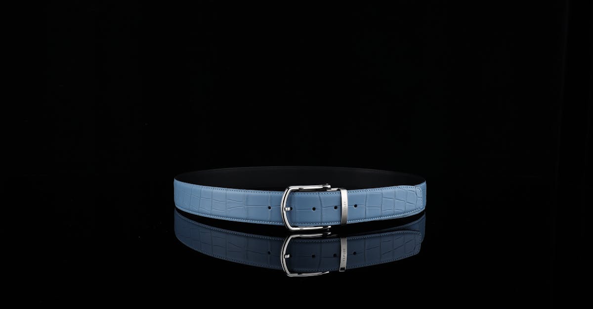 découvrez notre sélection de chaînes et courroies de haute qualité, idéales pour vos besoins en transmission de puissance et mécanique.